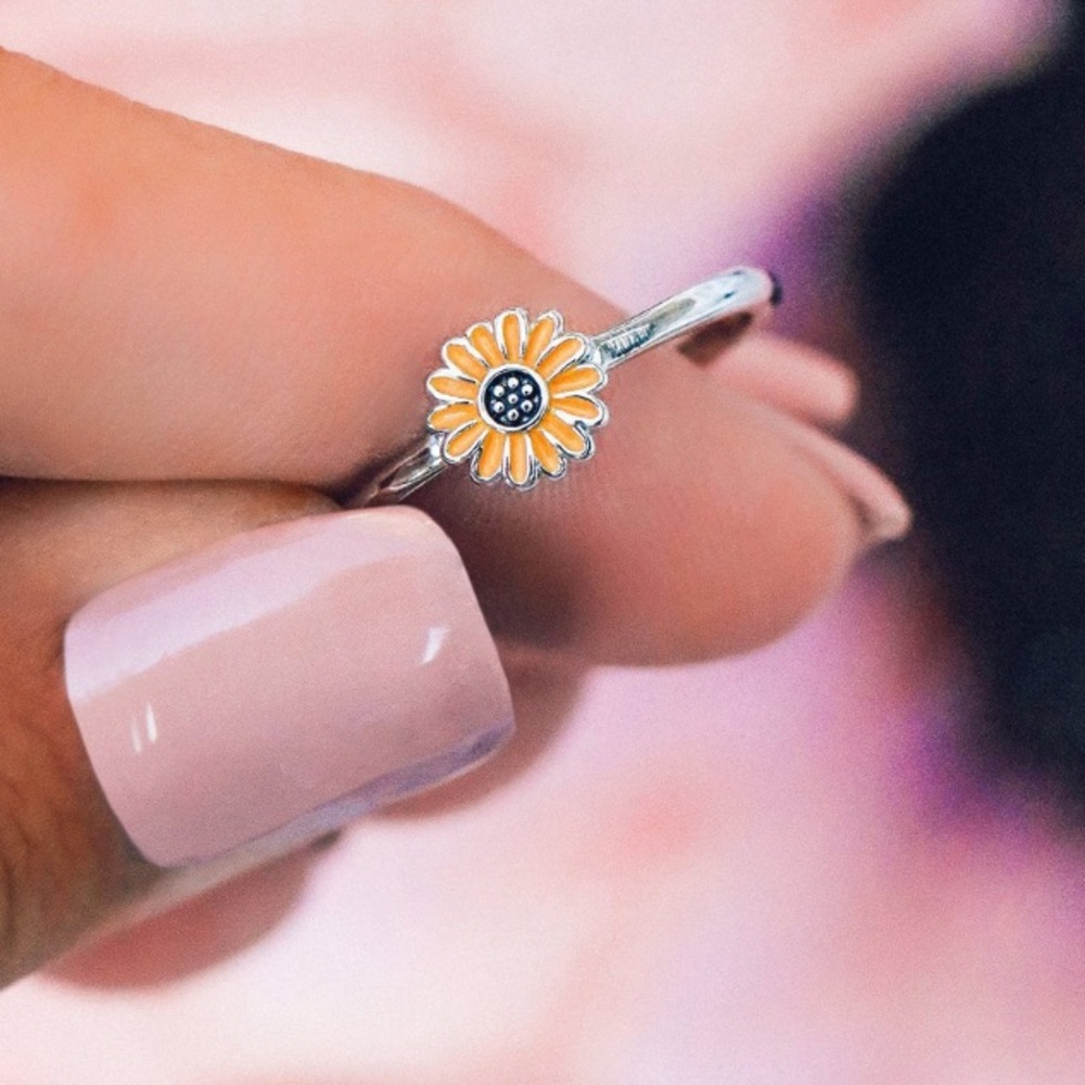 🎩 Pura Vida - Enamel Sunflower Ring